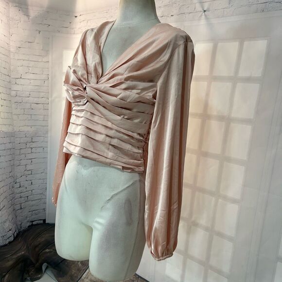 Express soft pink satin long sleeve open bow back blouse size medium - Picture 6 of 12